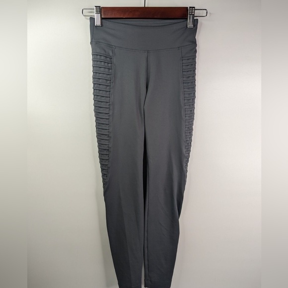Koral leggings gray like new - Picture 5 of 10